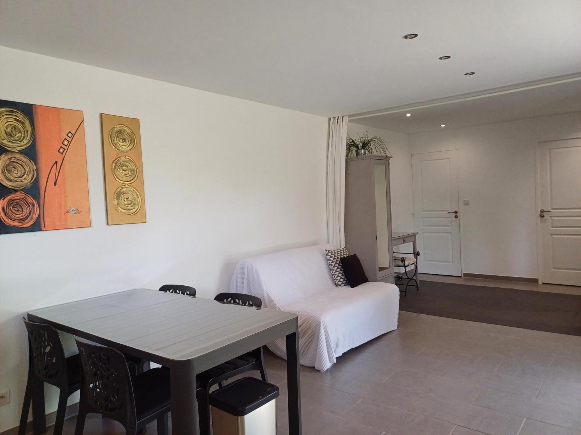 Studio Les Oliviers Auriol Luaran gambar