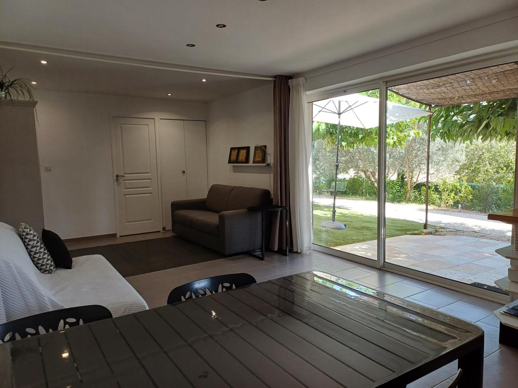 Studio Les Oliviers Auriol Luaran gambar